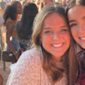 Meet your Posher, Courtney